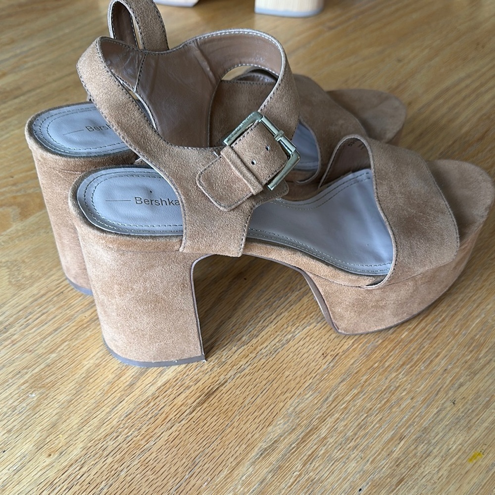 Bershka Tan Platform Sandals with Chunky Heel - Picture 4 of 7
